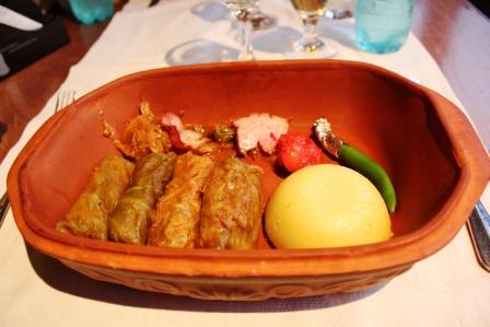 ルーマニア料理「サルマーレ」